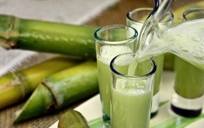 Khi kết hợp với nước mía – vốn giàu năng lượng và khoáng chất – thức uống này trở thành một “combo” giải nhiệt vừa ngon vừa tốt cho sức khỏe, đặc biệt phù hợp trong những ngày oi bức.