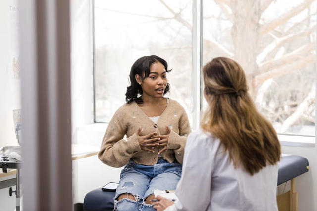 Mắc ung thư ở tuổi 24, cô gái kêu gọi người trẻ: Nếu thấy 3 dấu hiệu này, đừng bao giờ bỏ qua - Ảnh 1.